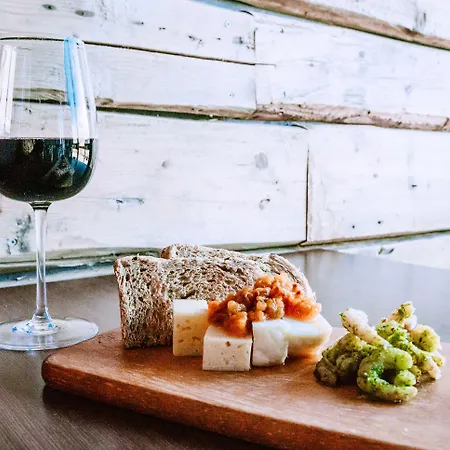 Mefjord Brygge מלון