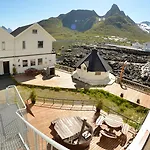 Mefjord Brygge Hotel Mefjordvaer