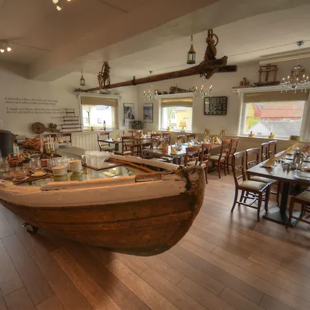 호텔 Mefjord Brygge 2*